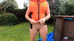 Life Jacket Vibe Play in the Pool