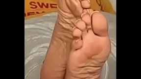 Queen Yessenia Candid Wrinkled Soles