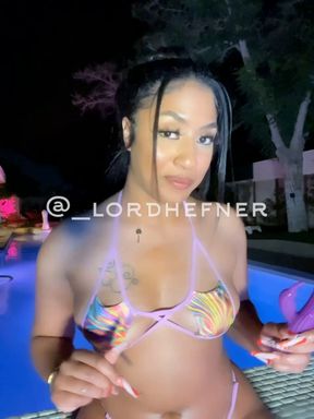 Slut next door squirting in neighbor pool
