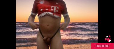 I put a very hot thong-shirt in my ass!!