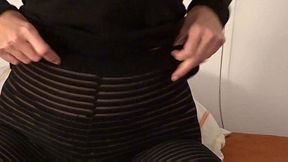 rosafuxxxia playing with vibro and pussy