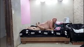 DIARISTA MORENA DE 24 ANOS TAVA LOUCA PRA DAR ---TIUZAO NAO PERDOA