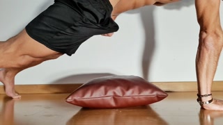 5 minutes of masturbation and abs training - Do you accept the challenge?