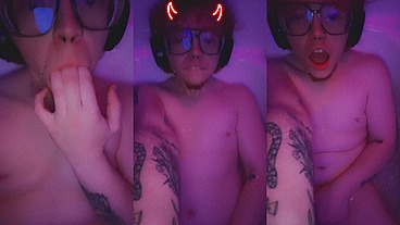 Needy Boy in the Bath FTM