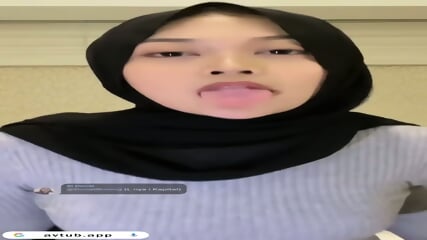 Hijab pamer lidah