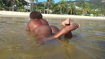 fetiche por pés na praia