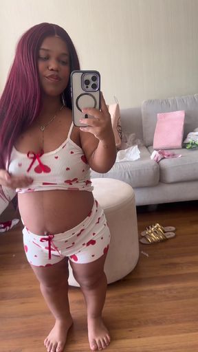 Pregnant dwarf gets naughty