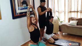 o professor de yoga e os alunos tarado