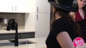 TGIRLS PORN - Cowgirls In The Kitchen