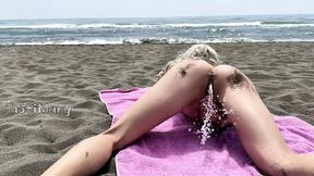 Skinny girl has public summer squirting orgasm