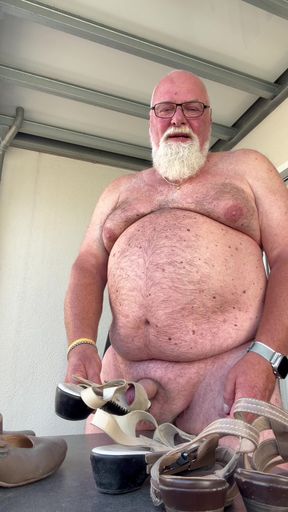 Ralf, the fat, deviant jerk-off pig, shows once again what he does best.