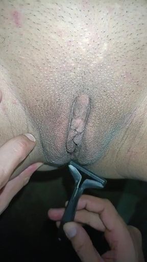 Sexy Fatty Pussy Shaving Hair