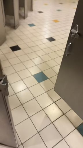 Twink college student exposes his legs in public