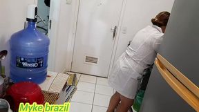 diarista cheia de tesao senta na peca do filho do patrao ela adora sexo anal