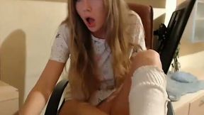 That's so hot and I love how she moans as she seems to having a good time