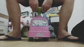 exceeding the weight limit, 100kg, 220lbs riding on a toy made to support 15kg, 33lbs