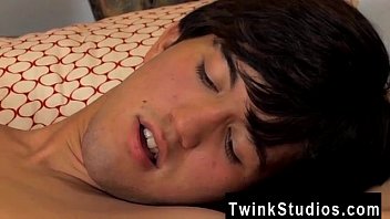 Gay jocks Jason offers him a fatter manhood and Lucas can'_t refuse!