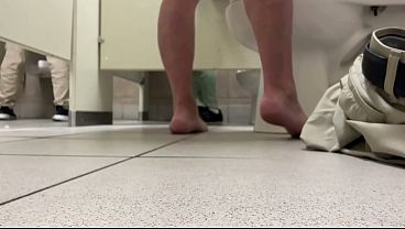 Mitchibitionist in Public Toilets