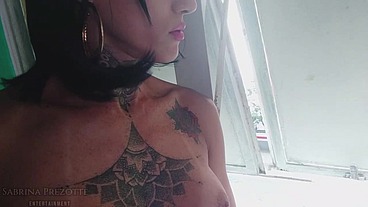 travesti tezuda do caralho gozando caladinha no quarto para suas amigas nao ouvir, sabrina prezotte com muito tezao.