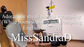 Adorazione stivali bianchi e trampling (white boots worship and trampling English subtitles)