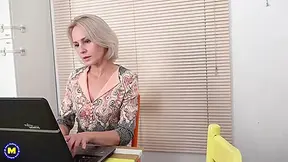 Gorgeous Mature Stepmom Suck And Fuck Stepson On Kitchen - Amanda Blanshe