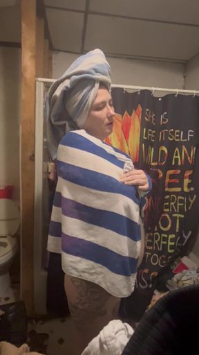 Stepsis in shower and catches stepbro