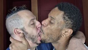 My boyfriend arrived from his trip and I'm going to greet him with kisses - by Johnny Murray and Mario Soares - CLIP 2