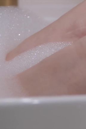 Melody Mynxfoot Bath, Butt Plug &amp; Pussy Fingering.oh My