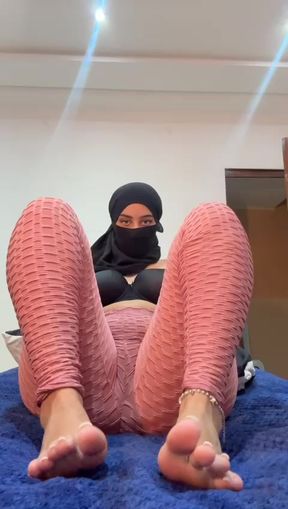 Foot Lovers Only: Arab Hijab Girl Gives You a Slow Toe Show , Muslim Soles That Deserve Worship