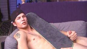 ”Amateur Steven Beats His Prick”