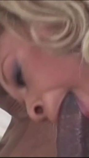 This Bitch Crawled on the Floor and Got Her Ass Banged by a Ghetto Guy