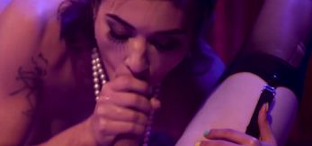 Brooklyn Gray and Ariel Demure’s sensual club makeout