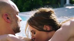 ”Mesmerizing Brunette Gaped by the Beach”