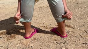 Girl can't hold pee and wet her pants on the public road