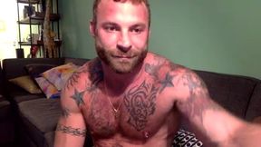 Muscle Beary Couple Suck and Jerk Off