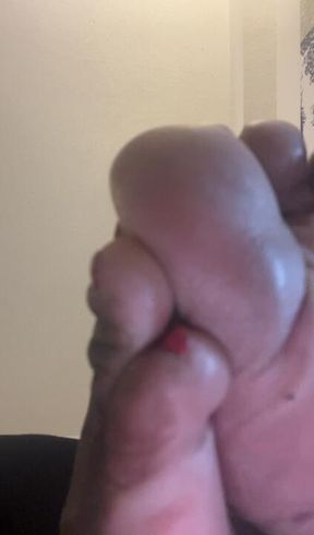 Toe humping