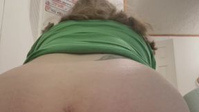 Lots of hard plops and farts mp4