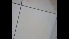 Eu no gozando banheiro (y*