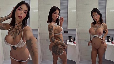 quero ficar peladinha pra ti, vem tirar minha roupa e me chupar todinha