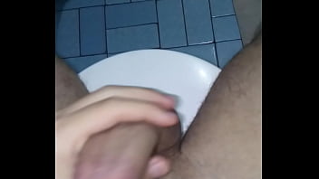Batendo uma pras novinhas
