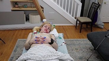 DSC15-3) Petite spinner Karlee Paige’s Her First Hypodermic Play along with Cunt Fucking, Creampie and Age Gap Sex