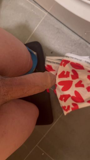 Young 19yo Perv Boy Cums On Fresh Underwear And Puts It Back In The Washing Machine