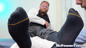 ”Babe Dan sucked the lovely feet & got a foot job by horny Riley”