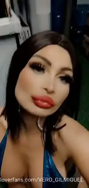 Me lo paso genial 😁 💧💧💧te imaginas tu 🍌 en mis tetas?.....