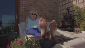 Khaleesi (From Ukraine) Be My Servant - Russian Language