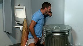 Muscular Glory Hole Action With And Men Over 30 With Austin Carter And Mike De Marko