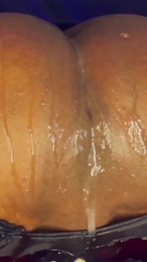 Masturbating My Oiled Ass