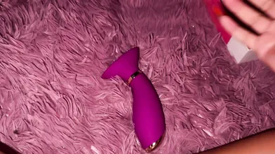 Quick cumming alongside HONEYPLAYBOX suction toys