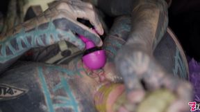 anuskatzz wants extreme anal insertion to squirt