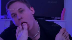 big cock cumshot from feet licking